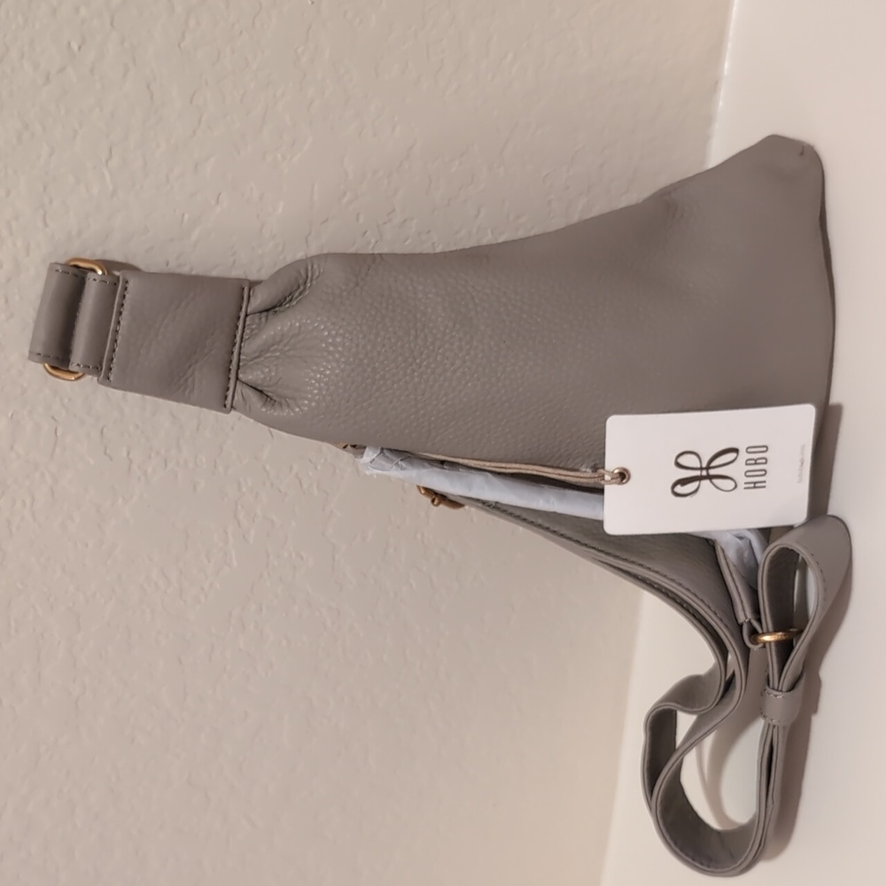 NWT HOBO Bodhi Sling Leather bag - Taupe